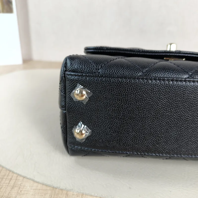 Chanel Top Handle Bag Coco Handle​ Black Grained Calfskin Mini 19 × 9 × 13 cm — detail view 4 of 12