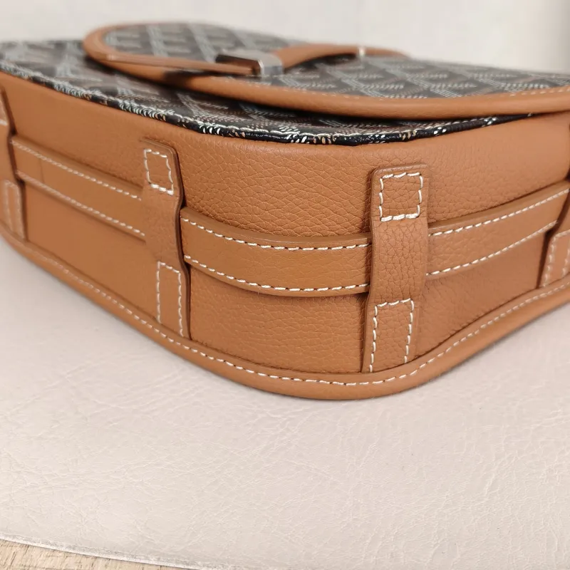 GOYARD Crossbody Bag BELVEDERE Messenger Bag Brown ine Canvas Small 22 × 7 × 16 cm — detail view 10 of 11