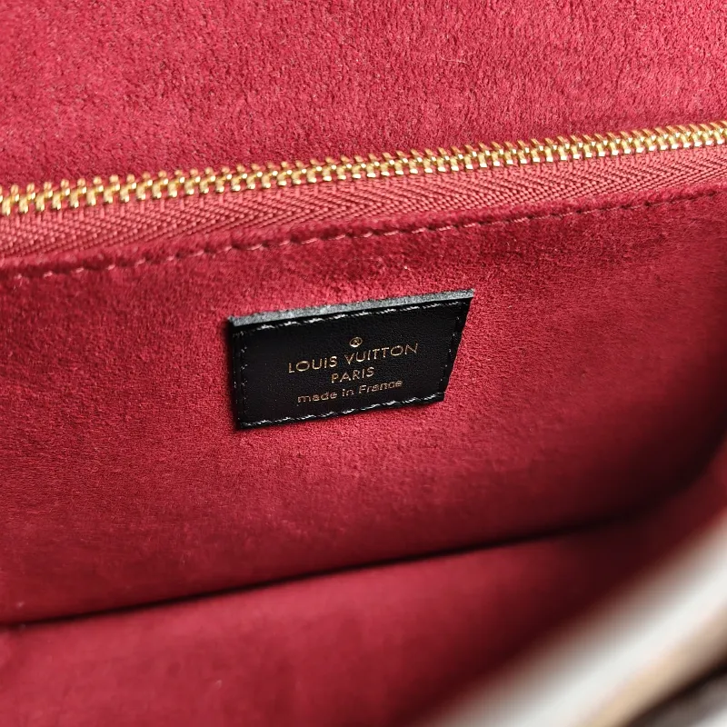 Louis Vuitton Crossbody Bag Passy Messenger Bag Monogram PVC Small 23 × 9 × 17 cm — detail view 8 of 13