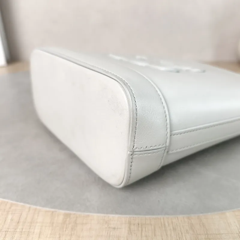 CELINE Shoulder Bag BUCKET TRIOMPHE Bucket Bag White Calfskinmini16 × 7 × 19.5 cm — detail view 9 of 10