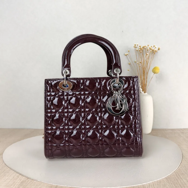 DIOR Top Handle Bag Lady Lady Dior Bag Red Patent Leather Medium24 × 12 × 21 cm