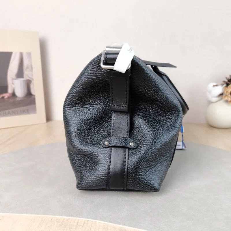 Louis Vuitton Crossbody Bag BIKER Black Lambskin Medium 38 × 15 × 15 cm — detail view 5 of 12
