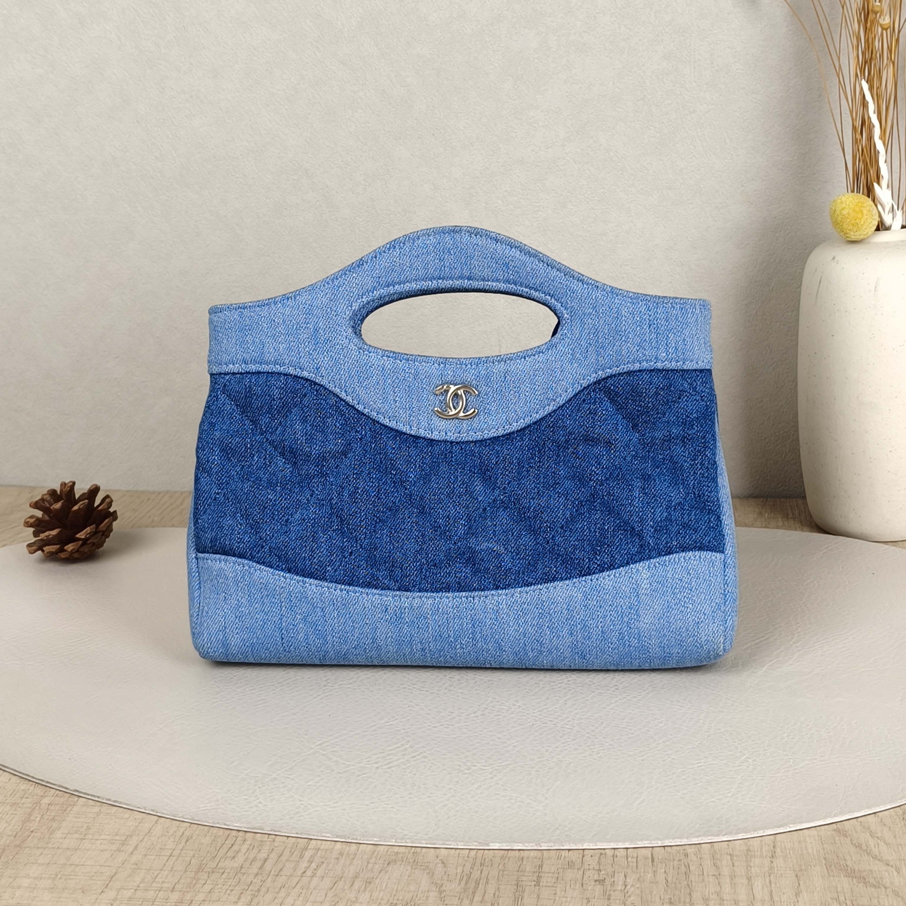 Chanel Crossbody Bag31Bag Blue 19 × 5 × 12 cm