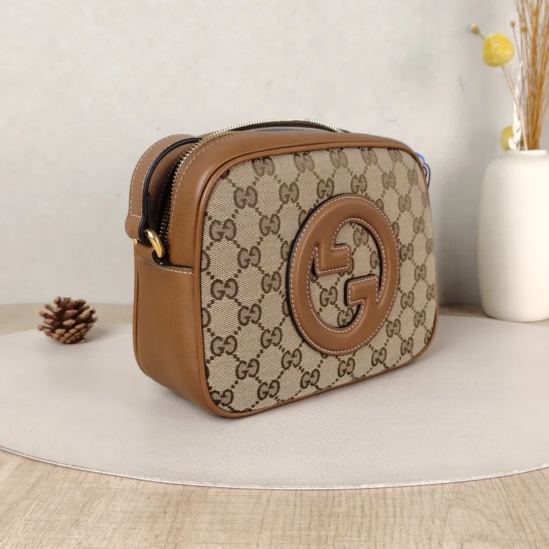 GUCCI Crossbody Bag Blondie g Camera Bag Monogram Canvas， mini21 × 8 × 15.5 cm — cover view 5 of 5