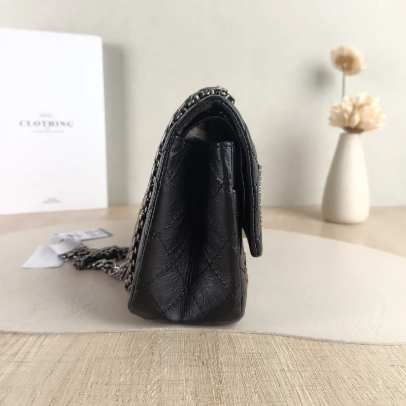 Chanel Crossbody Bag 2.55 Black Calfskin Small 24 × 7.5 × 16 cm 20 — detail view 11 of 14
