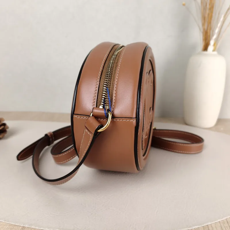 CELINE Crossbody Bag Cuir Triomphe Brown Calfskin Large 20 × 6 × 15 cm — detail view 3 of 10