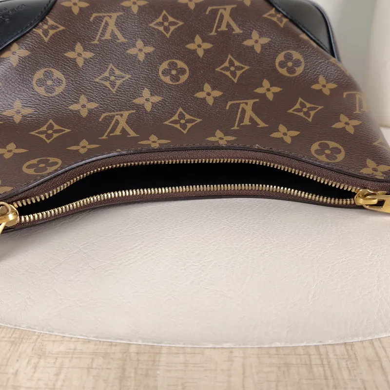 Louis Vuitton Crossbody Bag Boulogne PVC Small 26 × 9.5 × 16 cm — detail view 11 of 13