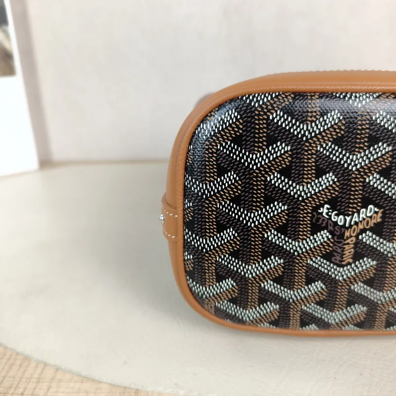 GOYARD Crossbody Bag Petit Flot Brown ine Canvas Mini 12 × 10 × 17.5 cm — detail view 7 of 12