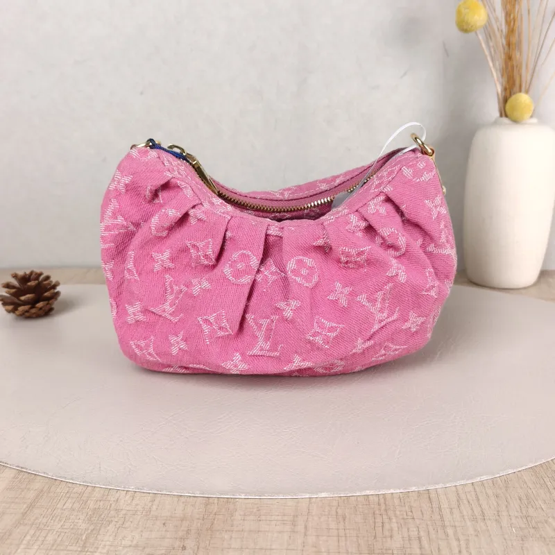 Louis Vuitton Shoulder Bag Pochette Valley Red One Size 21 × 7 × 15 cm — cover view 4 of 5