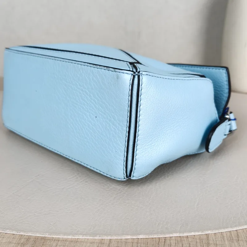 LOEWE Crossbody Bag Puzzle Blue Calfskin Mini 18 × 8 × 12.5 cm — detail view 6 of 11