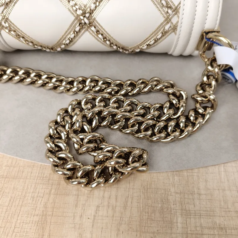Chanel Crossbody Bag Le Boy​ Edition White Calfskin Small20.5 × 8.5 × 12 cm — detail view 3 of 19