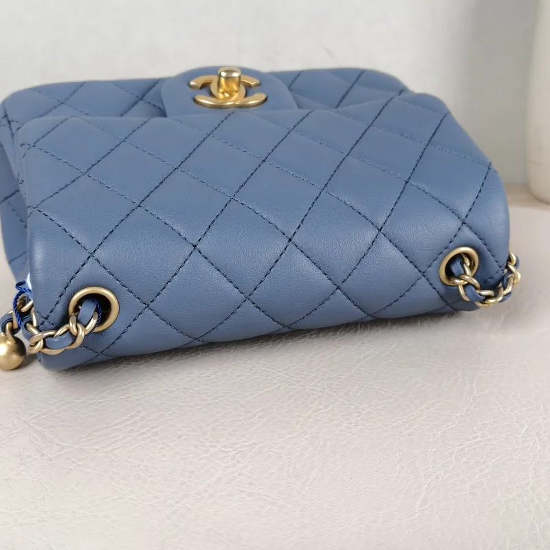 Chanel Crossbody Bag Blue Lambskin One Size 17 × 8 × 13.5 cm — detail view 13 of 14