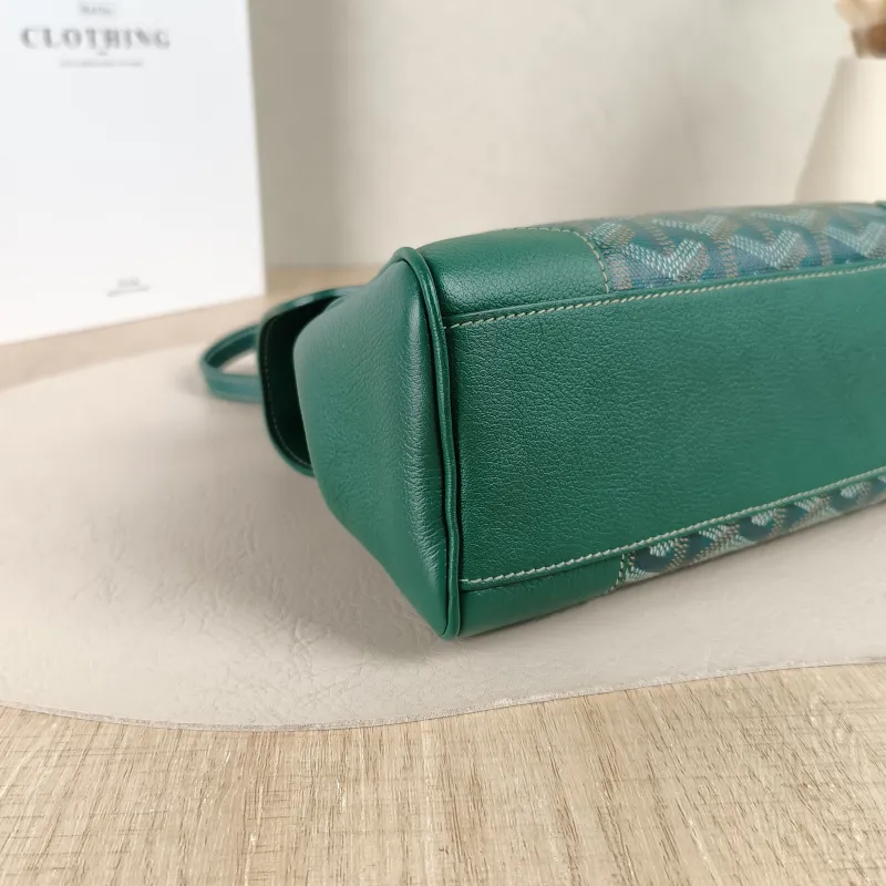GOYARD Crossbody Bag Saïgon Green PV Cmini20 × 7.5 × 15 cm — detail view 6 of 10