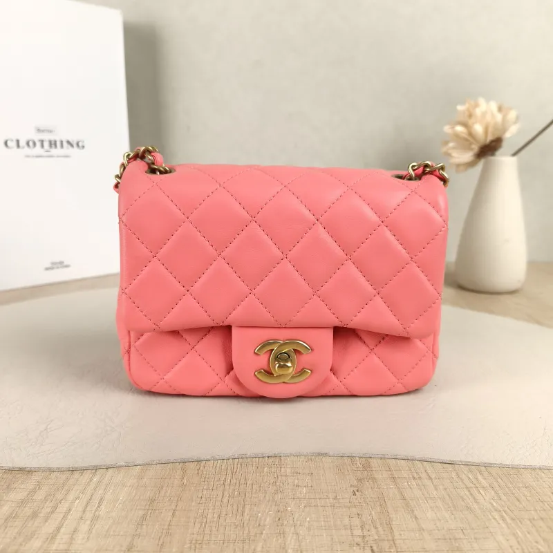 Chanel Crossbody Bag Pink Lambskin One Size 17 × 8 × 13.5 cm 30