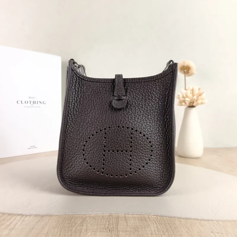 Hermès Crossbody Bag Evelyne Mini 16 Mini 16 TC Calfskin Mini 17 × 5.5 × 18 cm B