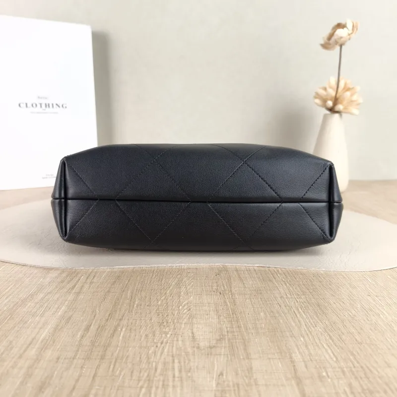 Chanel Shoulder Bag hobo Black Calfskin One Size 25 × 15 × 7.5 cm — cover view 2 of 5