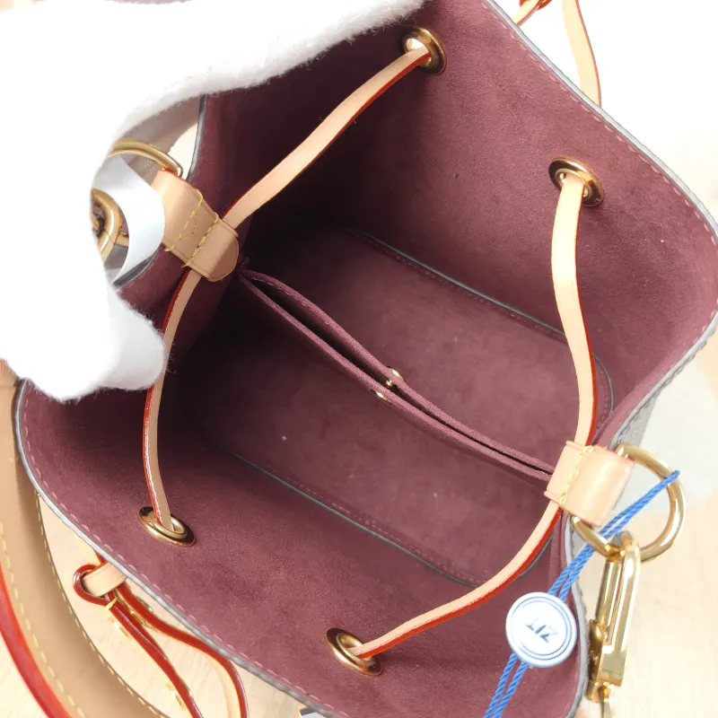Louis Vuitton Crossbody Bag NÉONOÉ Bucket Bag BB Monogram PVC BB 20 × 13 × 20 cm — detail view 13 of 13