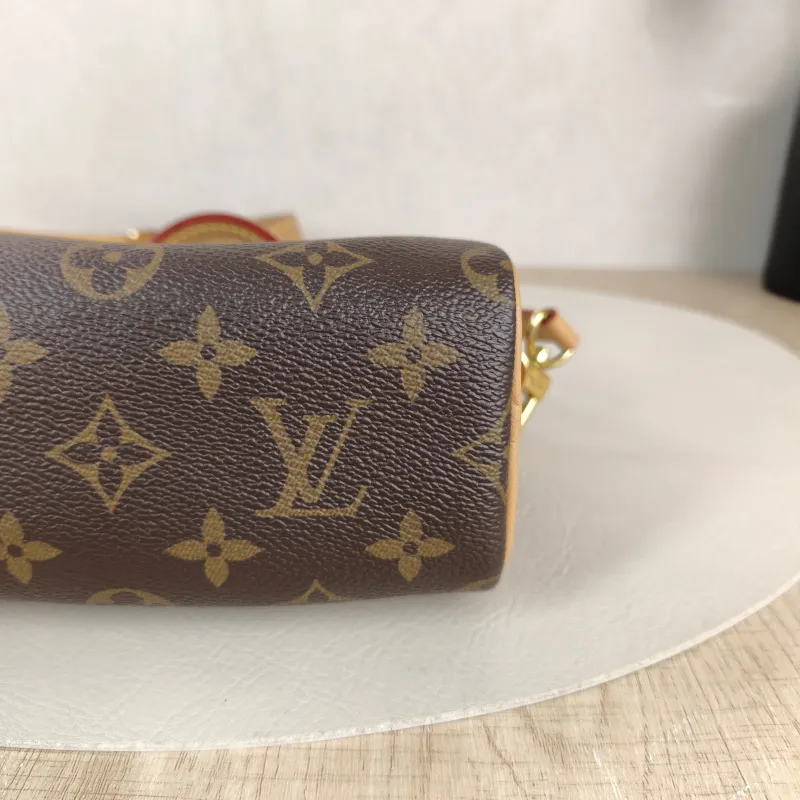 Louis Vuitton Crossbody Bag Speedy Nano Shoulder Strap PVC nano 16 × 7.5 × 10 cm — detail view 4 of 11