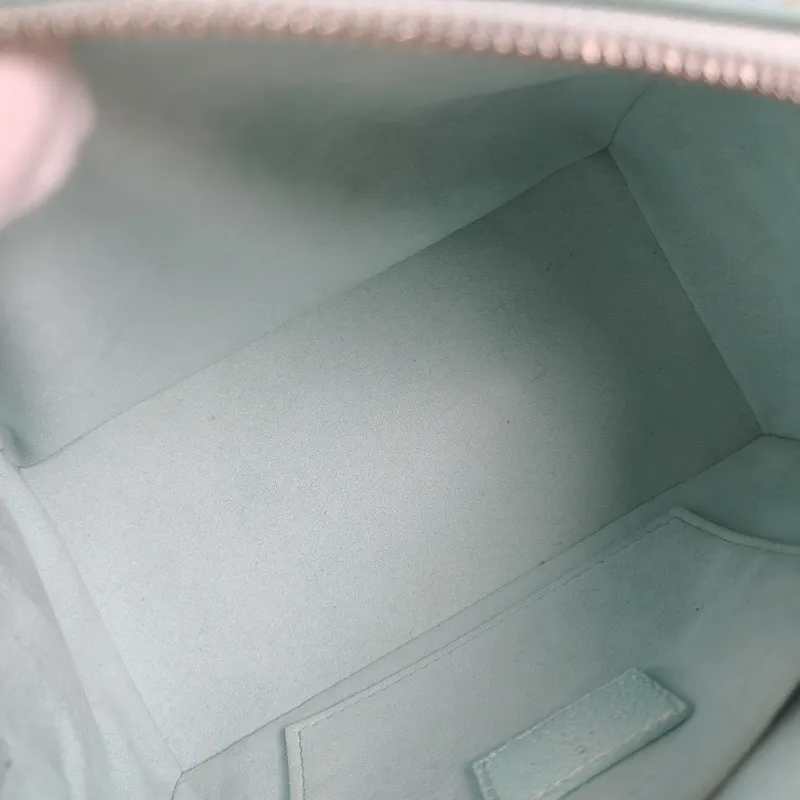 Louis Vuitton Crossbody Bag Speedy20 Collection Calfskin One Size 20.5 × 12 × 13.5 cm — detail view 4 of 11