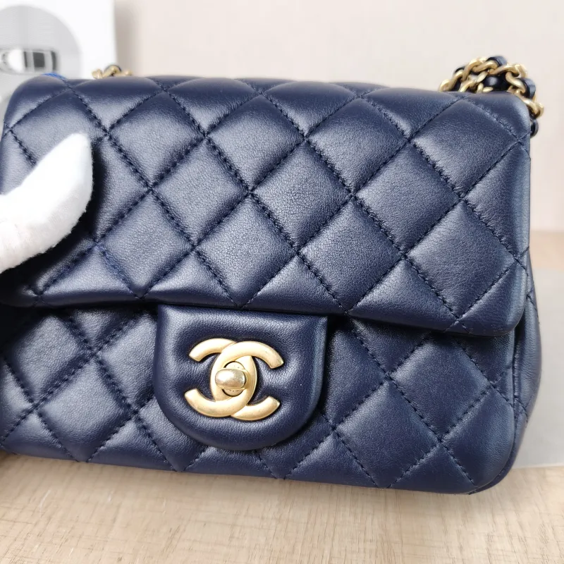 Chanel Crossbody Bag Blue Lambskin 17 × 8 × 13.5 cm — detail view 5 of 11