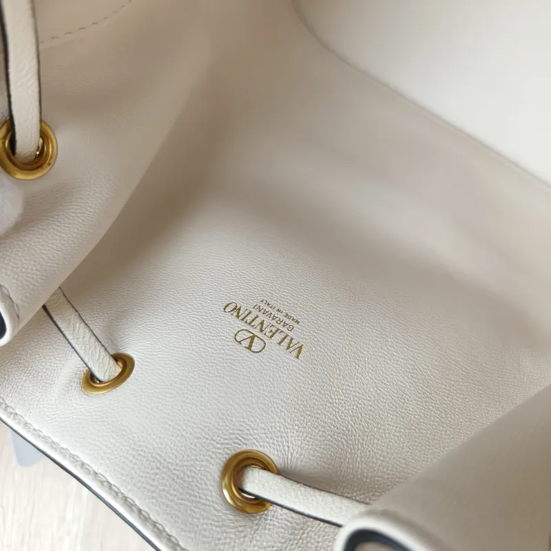 Valentino Shoulder Bag Bucket Bag White Calfskin 20 × 8.5 × 18 cm — detail view 2 of 11