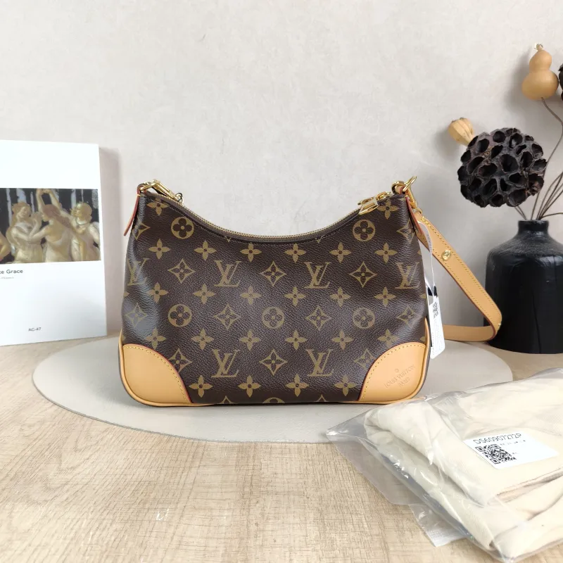 Louis Vuitton Crossbody Bag Boulogne PVC Small 26 × 9.5 × 16 cm — cover view 3 of 6