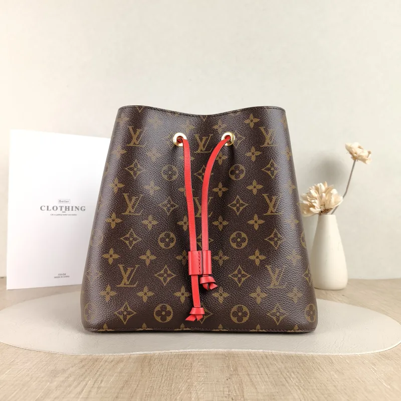 Louis Vuitton Shoulder Bag NÉONOÉ Bucket Bag PVC Medium 26 × 17.5 × 26 cm Conditioned