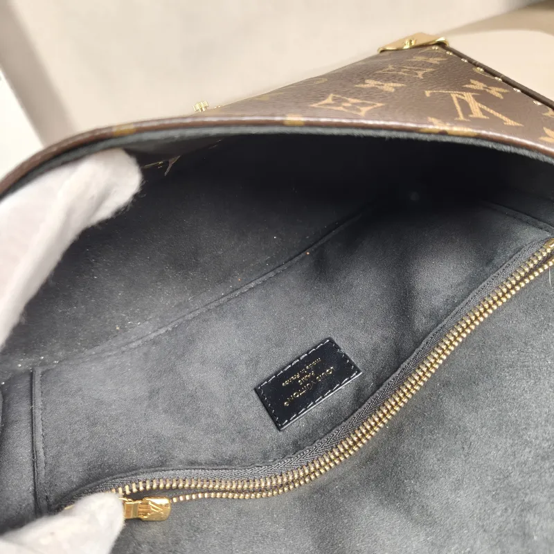 Louis Vuitton Shoulder Bag Trunkie Box Chain Bag Monogram PVC Large 27 × 8 × 16 cm — detail view 11 of 14