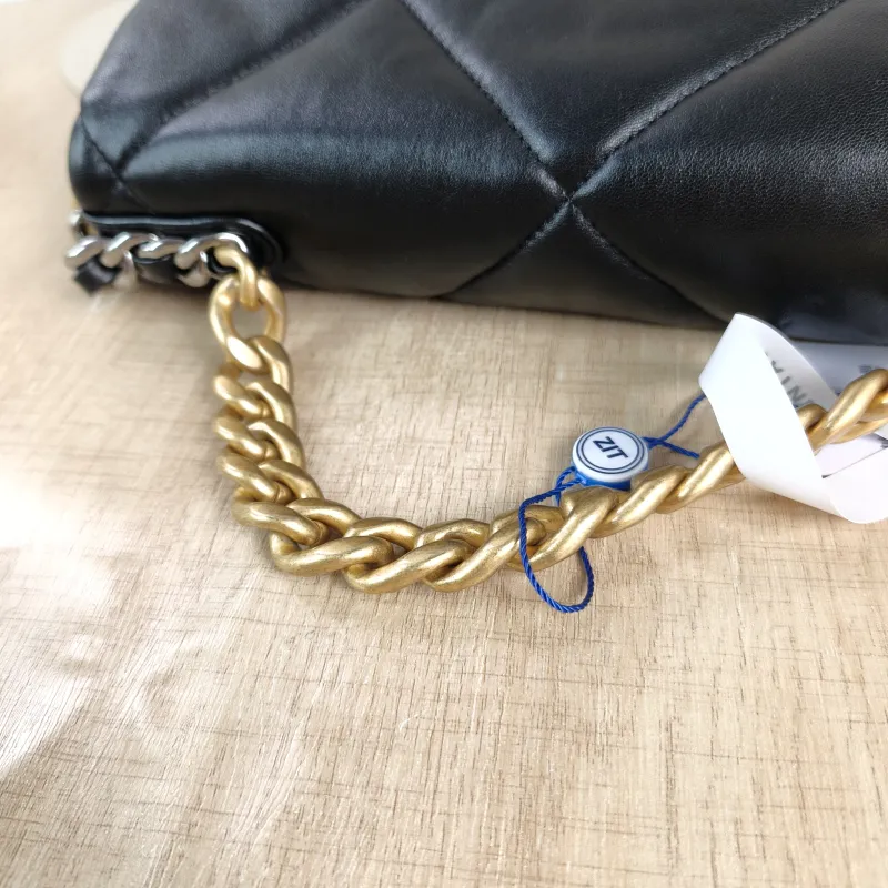 Chanel Crossbody Bag 19Bag Black SL ambskin Small 26 × 9 × 16 cm — detail view 8 of 12