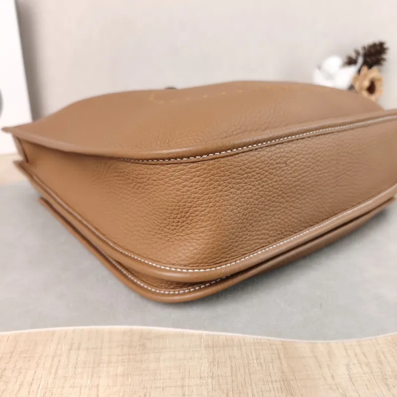 Hermès Crossbody Bag Evelyne 29 29 37 Brown TC Calfskin 29 29 × 7 × 30 cm W — detail view 8 of 13