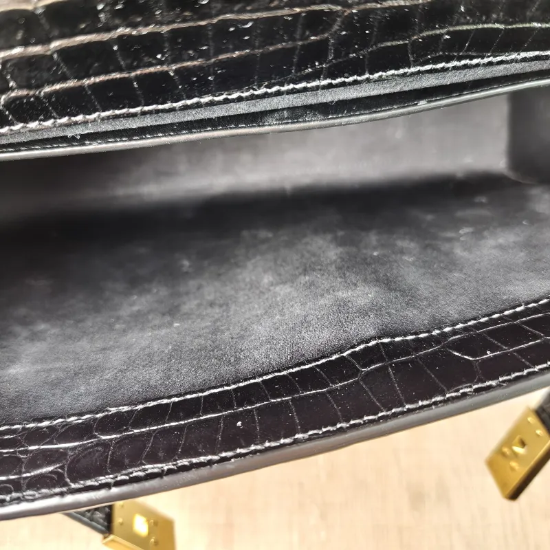 SAINT LAURENT Shoulder Bag MANHATTAN Black Calfskin Medium 29 × 7.5 × 20 cm — detail view 4 of 13