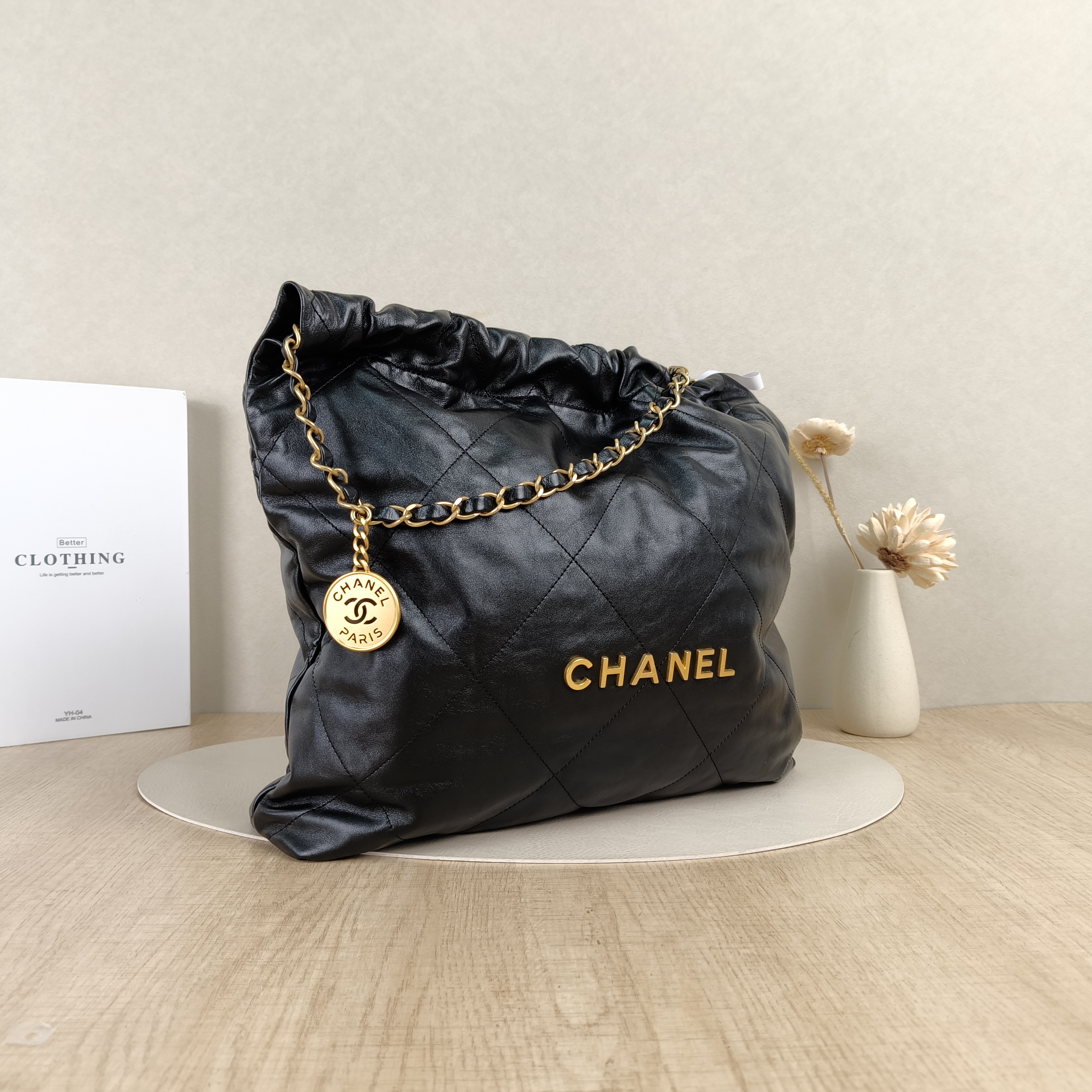 Chanel Shoulder Bag22Bag Black CC alfskin39 × 8 × 42 cm — cover view 3 of 8