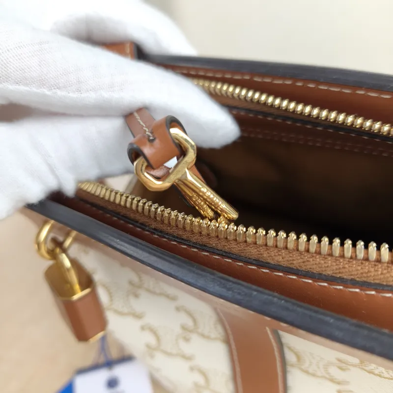 CELINE Crossbody Bag cabas de france Crossbody Bag White Monogram PVC One Size 19 × 11 × 15.5 cm — detail view 4 of 10