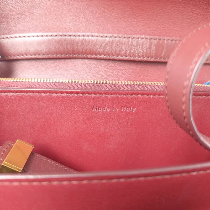 CELINE Crossbody Bag Classic Box Red Calfskin Medium24 × 7 × 18 cm Conditioned — detail view 11 of 11