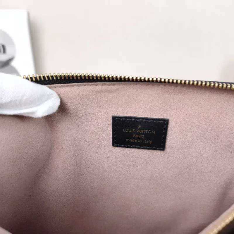 Louis Vuitton Crossbody Bag Coussin Black Lambskin Small 26 × 12 × 20 cm — detail view 6 of 11
