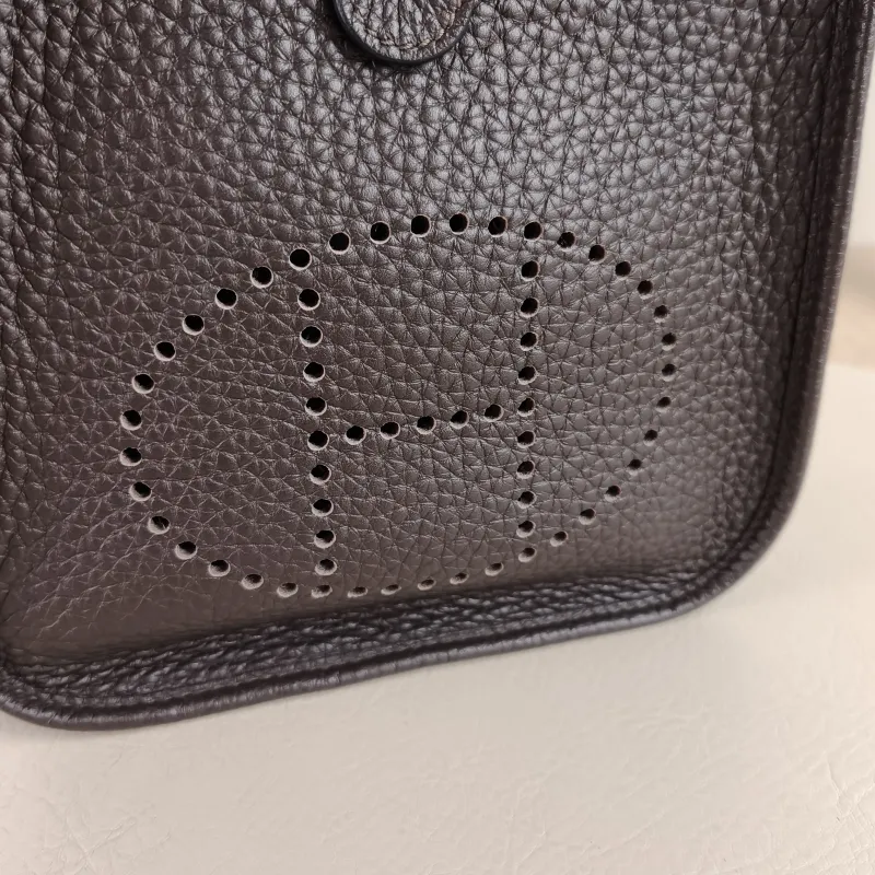 Hermès Crossbody Bag Evelyne Mini 16 Mini 16 TC Calfskin Mini 17 × 5.5 × 18 cm B — detail view 5 of 9
