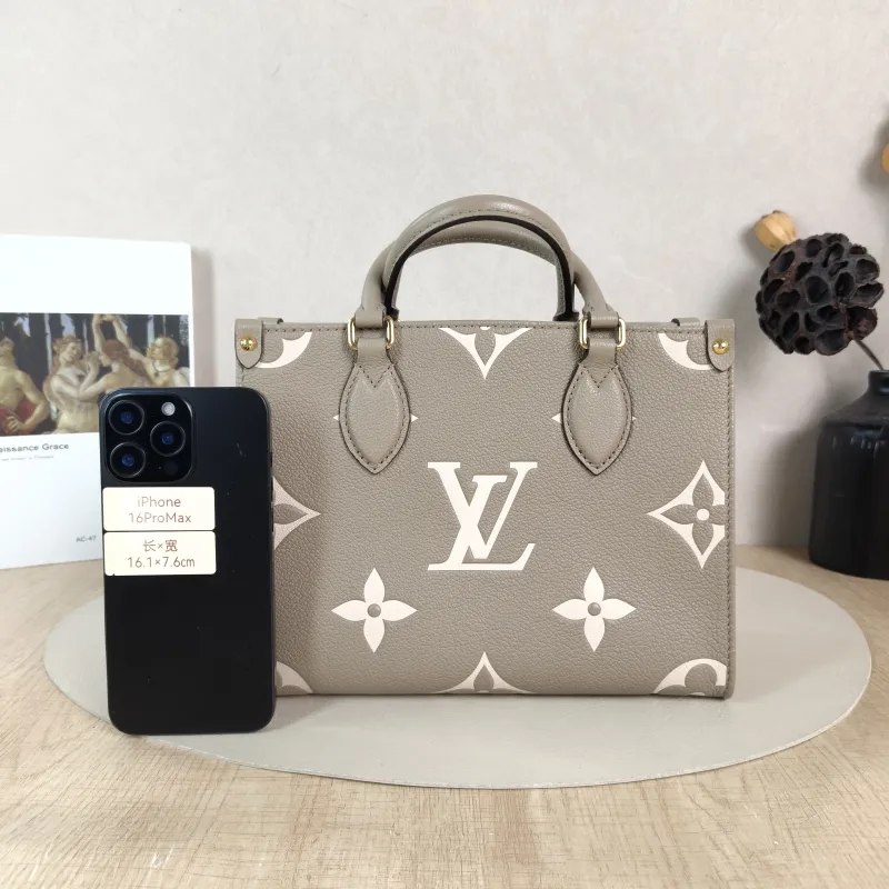 Louis Vuitton Shoulder Bag Onthego · White Monogram Empreinte Embossed Calfskin Small 25 × 11.5 × 19 cm — cover view 5 of 6