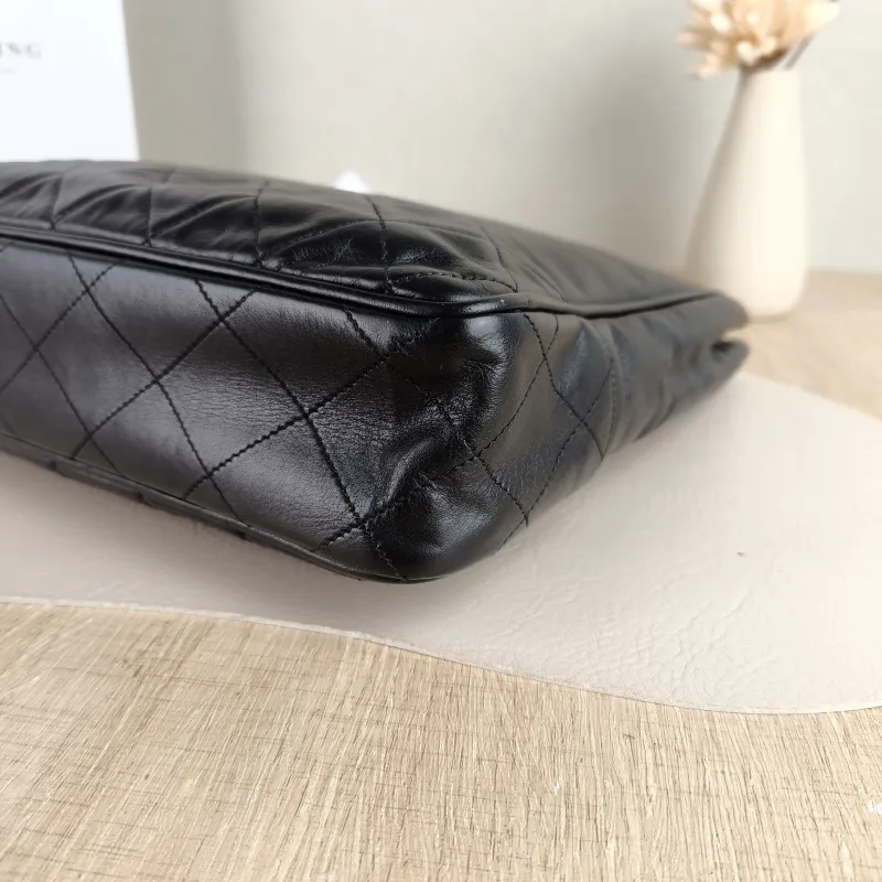 Chanel Shoulder Bag tote Black Calfskin One Size 31 × 6 × 25 cm 0 — detail view 6 of 13