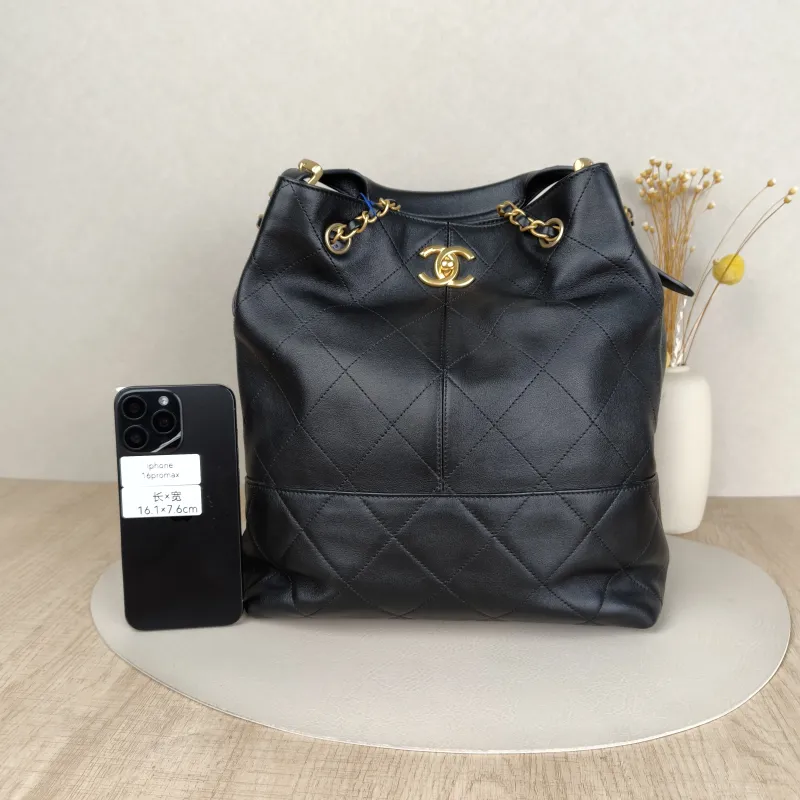 Chanel Shoulder Bag hobo Black Calfskin One Size27 × 11 × 29 cm — cover view 2 of 9
