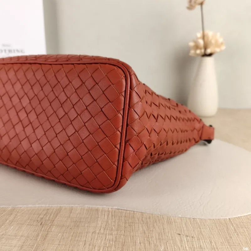 Bottega Veneta Top Handle Bag Woven Vanity Case Bag Red Lambskin One Size 25 × 12 × 18 cm Conditioned — detail view 5 of 9