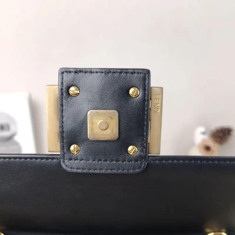 FENDI Crossbody Bag Baguette Baguette Bag Black Lambskin Large31 × 9 × 18 cm — detail view 12 of 13