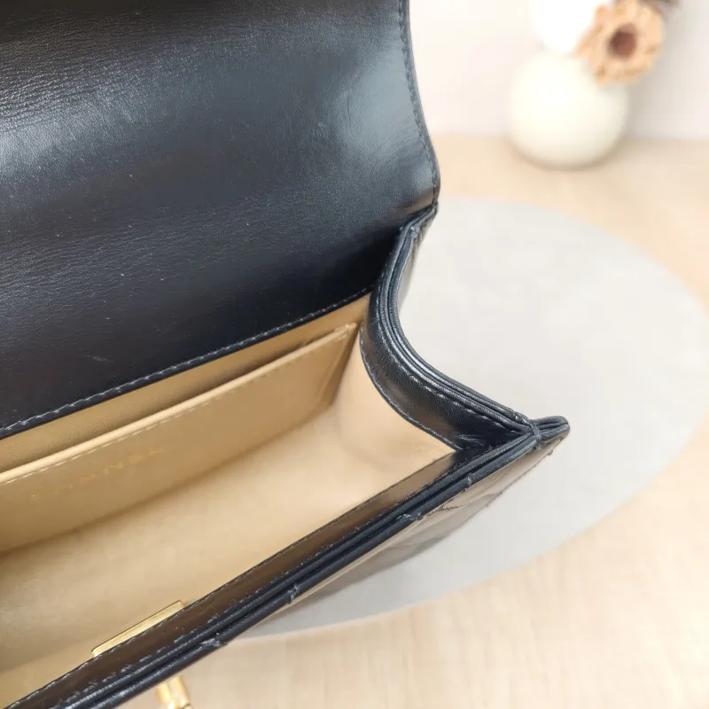Chanel Crossbody Bag Black Calfskin Small19 × 8 × 12 cm — detail view 5 of 11