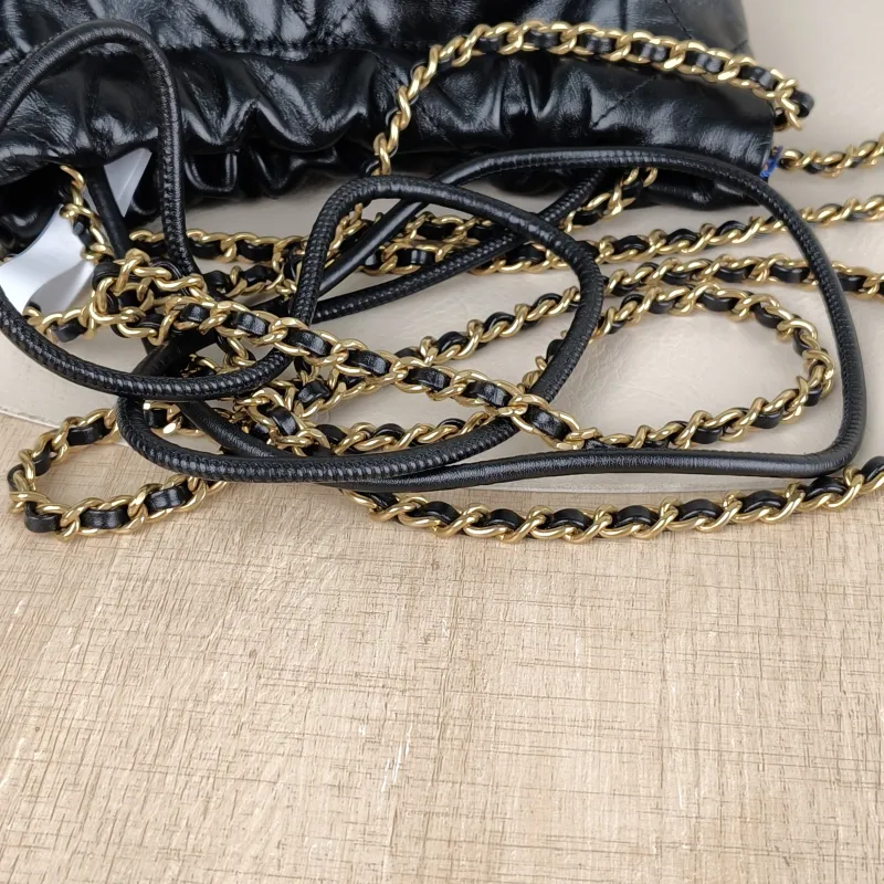 Chanel Shoulder Bag22Bag Black CC alfskinmini20 × 6 × 19 cm — detail view 1 of 11