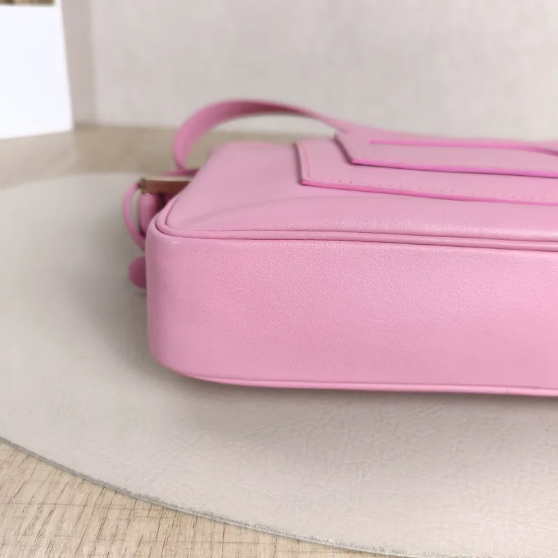 DELVAUX Crossbody Bag Crossbody Bag Pink Calfskin One Size22 × 4.5 × 15 cm — detail view 2 of 11