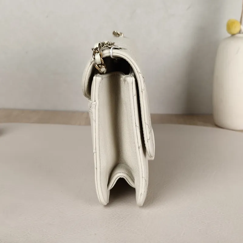Chanel Crossbody Bagcf Collection Crossbody Bag White Calfskin One Size21 × 5 × 14 cm — detail view 14 of 14