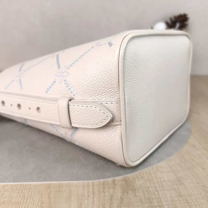 Louis Vuitton Top Handle Bag ALL IN BB White · Blue Calfskin BB 16 × 12 × 18 cm — detail view 8 of 13