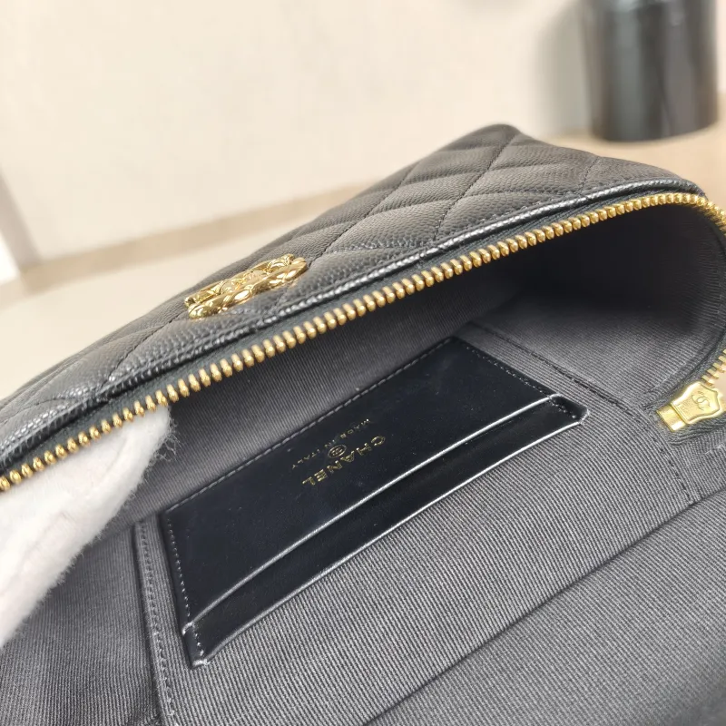 Chanel Crossbody Baglp Box Bag Top Handle Crossbody Bag Black Calfskin One Size19.5 × 5 × 17 cm — detail view 8 of 13