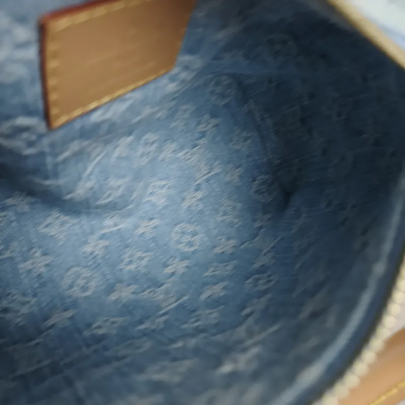 Louis Vuitton Crossbody Bag Speedy Nano Blue nano 16 × 7.5 × 10 cm — detail view 8 of 10