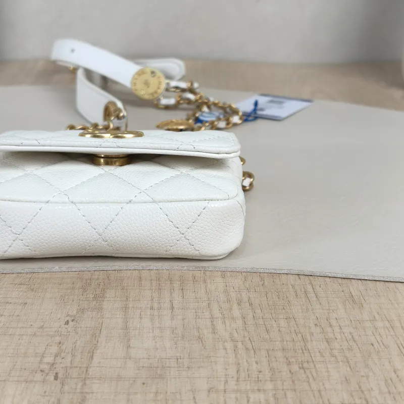 Chanel Wallet Wallet White Grained Calfskinmini10 × 2 × 8 cm — detail view 1 of 11