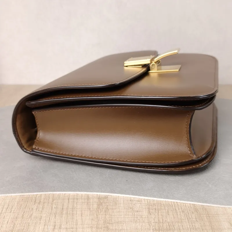 CELINE Crossbody Bag Classic Box CC alfskin Medium 24 × 7 × 18 cm — detail view 5 of 15